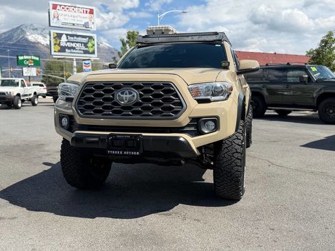 Used 2020 Toyota Tacoma TRD Off-Road w/ Technology Package AWD/4WD image 5