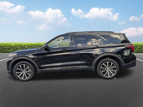 Used 2025 Ford Explorer ST-Line AWD/4WD image 8