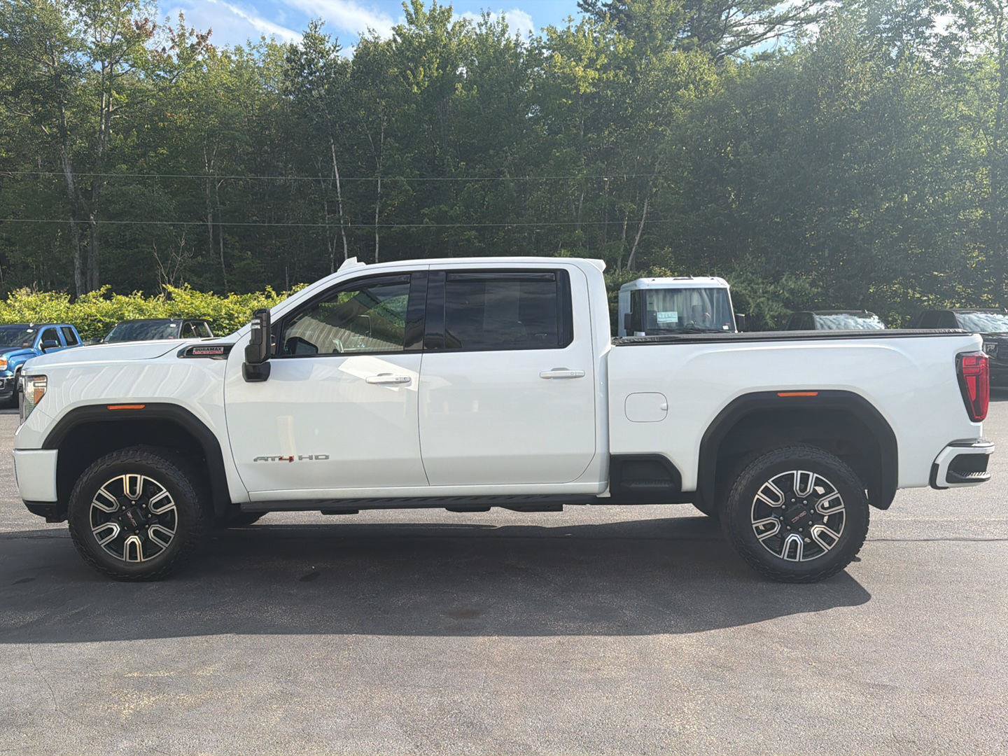 Certified 2022 GMC Sierra 2500 AT4 AWD/4WD image 2