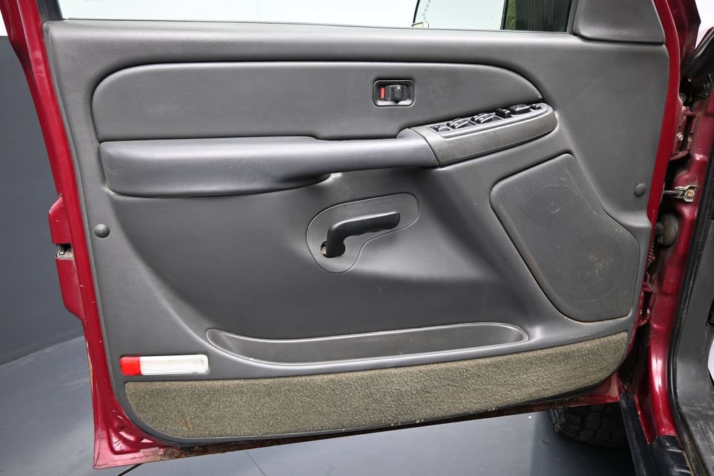 Used 2005 Chevrolet Silverado 2500 LS AWD/4WD image 10