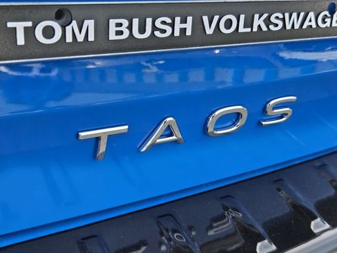 New 2026 Volkswagen Taos SE FWD image 14