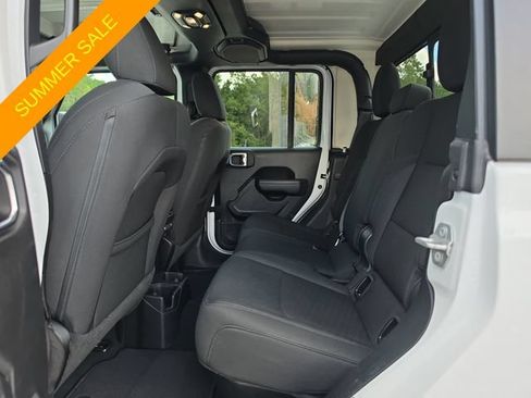 Certified 2023 Jeep Gladiator Sport AWD/4WD image 13