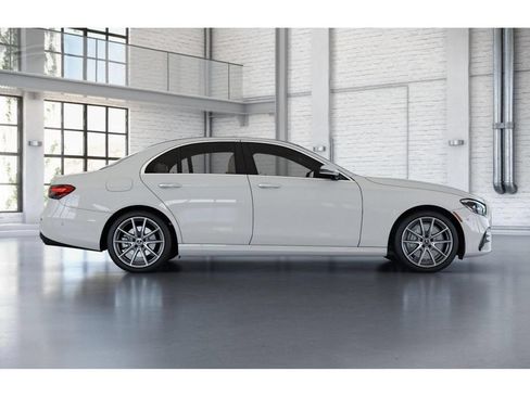 Used 2023 Mercedes-Benz E 350 4MATIC Sedan image 2