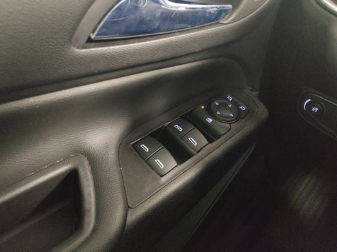 Used 2020 Chevrolet Equinox LT FWD image 27