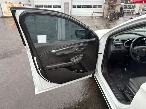 Used 2019 Chevrolet Impala LT FWD image 9