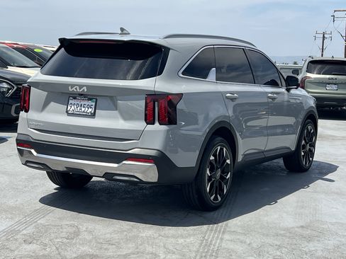 Certified 2025 Kia Sorento SX FWD image 7
