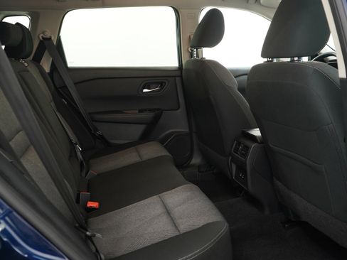 Used 2025 Nissan Rogue SV image 12