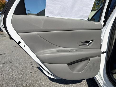 New 2026 Hyundai Elantra Blue image 21