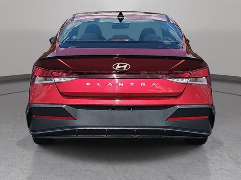 Used 2025 Hyundai Elantra Sport FWD image 6