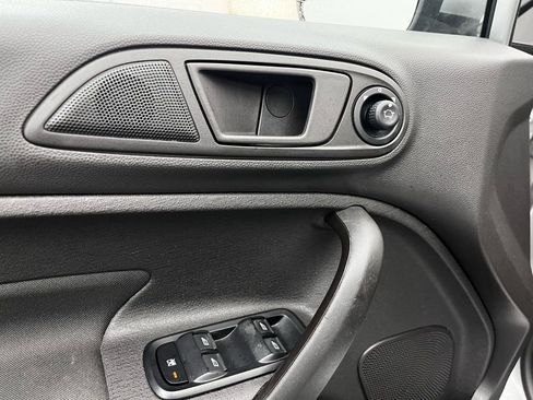 Used 2019 Ford Fiesta SE image 17