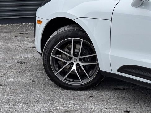 New 2026 Porsche Macan image 12