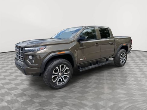Used 2024 GMC Canyon AT4 w/ AT4 Premium Package AWD/4WD image 3