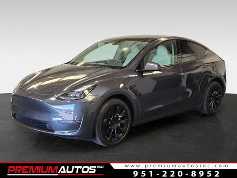 Used 2023 Tesla Model Y Long Range image 1