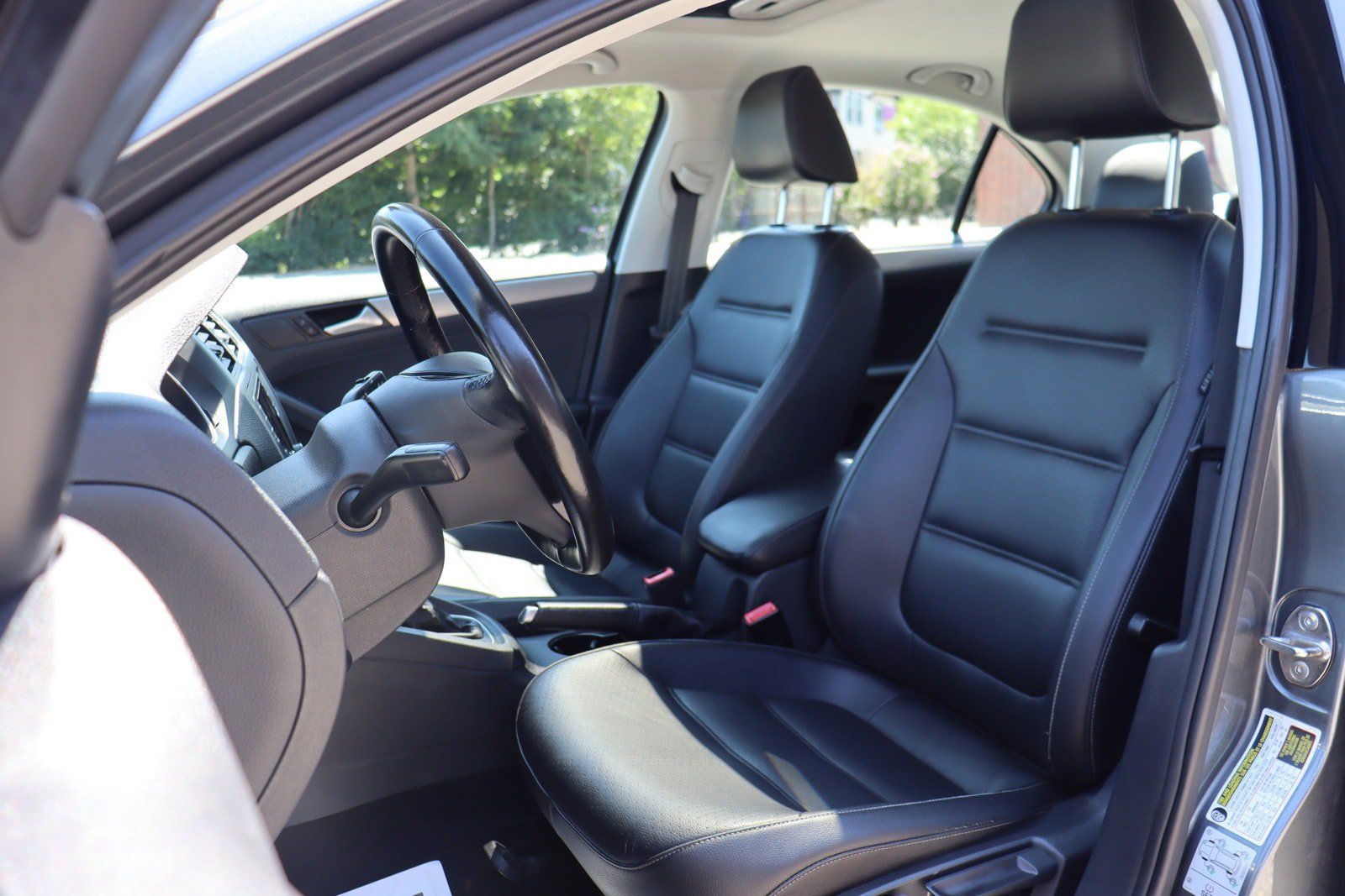 Used 2018 Volkswagen Jetta SE FWD image 11