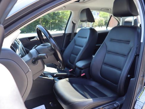 Used 2018 Volkswagen Jetta SE FWD image 11