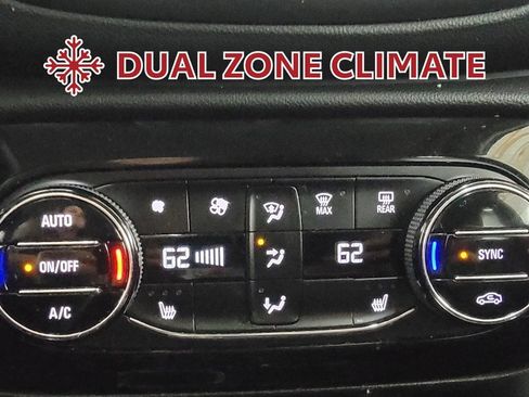 Used 2022 Buick Encore GX Select w/ Sport Touring Package FWD image 23