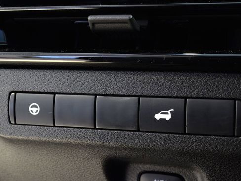 Used 2025 Nissan Murano SV image 15