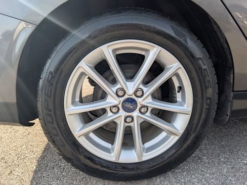Used 2015 Ford Focus SE FWD image 25