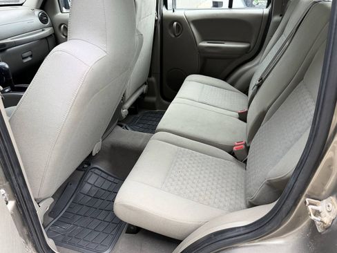 Used 2007 Jeep Liberty Sport AWD/4WD image 15