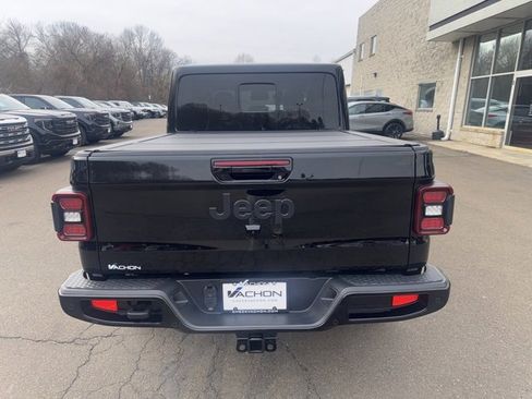 Used 2022 Jeep Gladiator Overland image 5