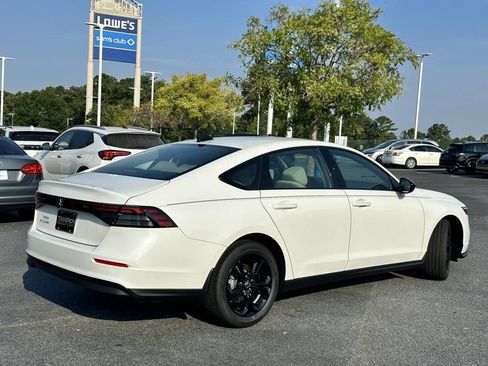 Certified 2025 Honda Accord SE image 27