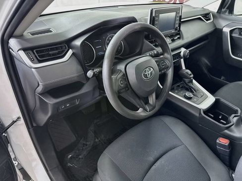 Certified 2022 Toyota RAV4 LE AWD/4WD image 17