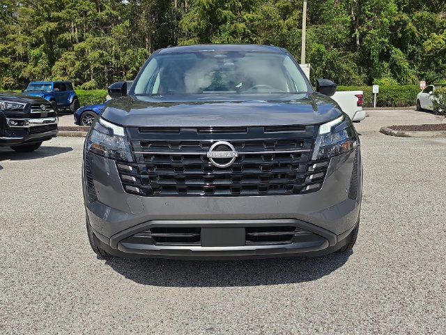 Used 2026 Nissan Pathfinder SV FWD image 3