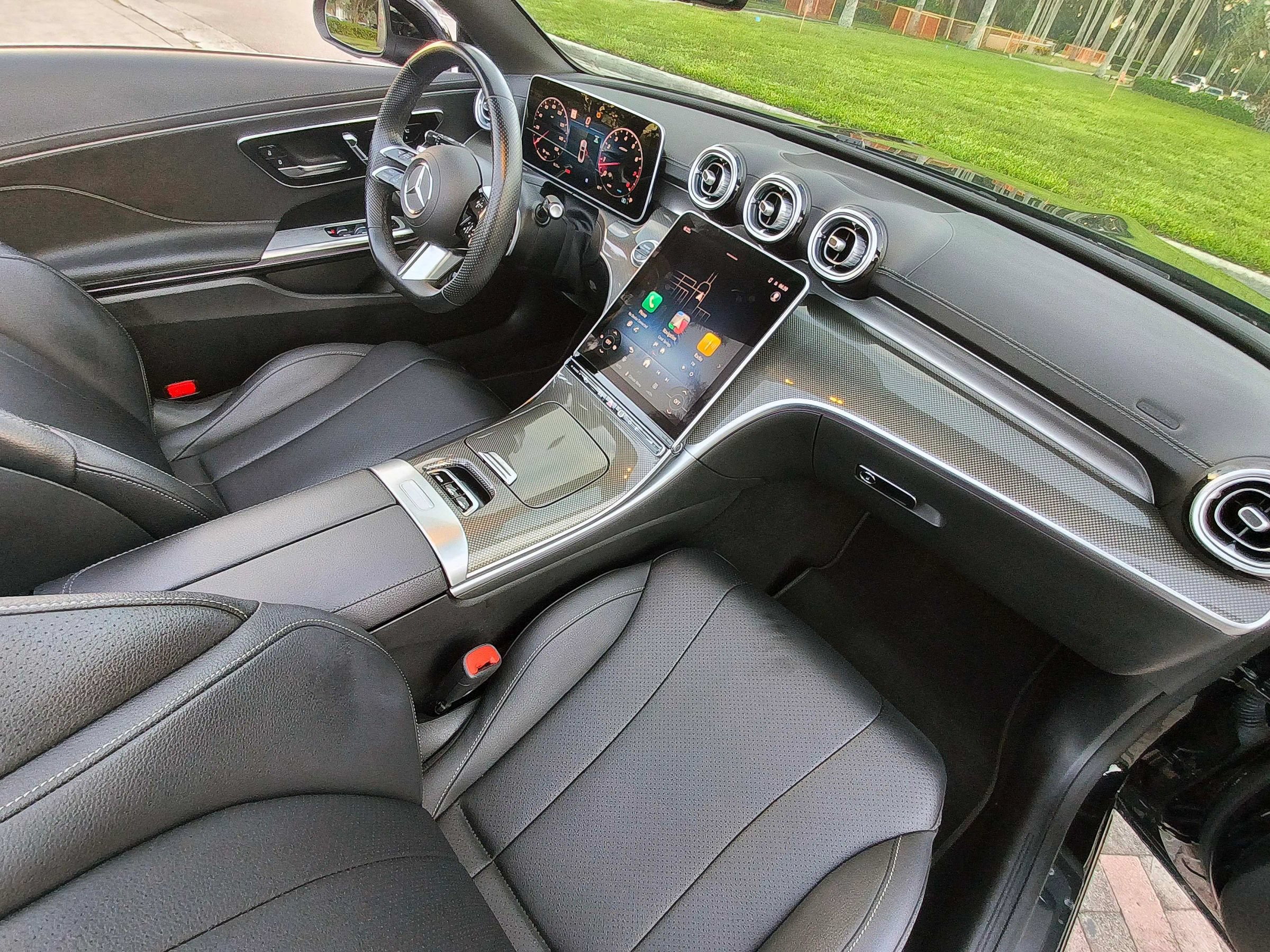 Used 2025 Mercedes-Benz CLE 300 4MATIC Cabriolet image 32