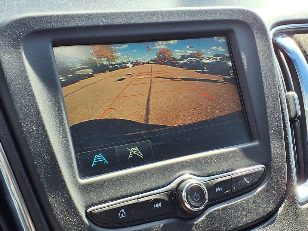 Used 2016 Chevrolet Malibu LT FWD image 16