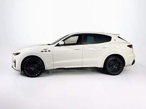 Used 2022 Maserati Levante Trofeo AWD/4WD image 2
