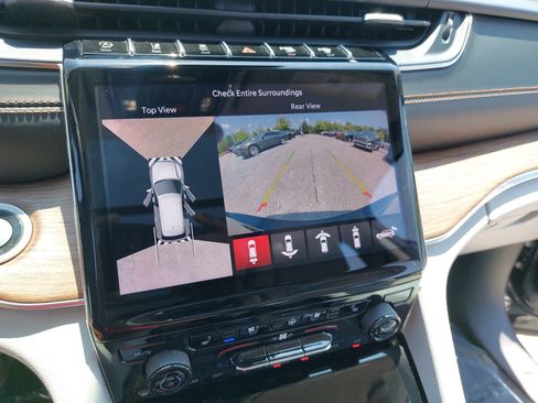 Used 2021 Jeep Grand Cherokee L Summit w/ Advanced Protech Group IV AWD/4WD image 25