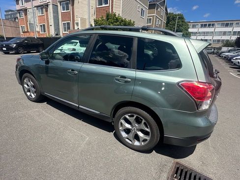 Used 2017 Subaru Forester 2.5i Touring AWD/4WD image 5