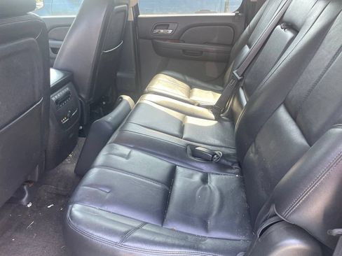 Used 2013 Chevrolet Suburban LT w/ Luxury Package RWD image 6