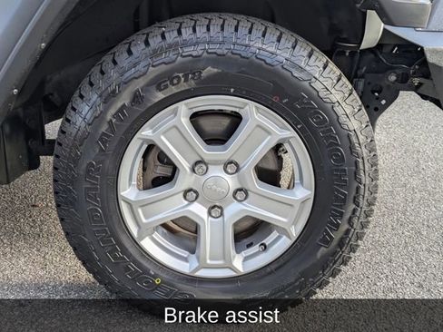 Used 2022 Jeep Wrangler Unlimited Sport image 11