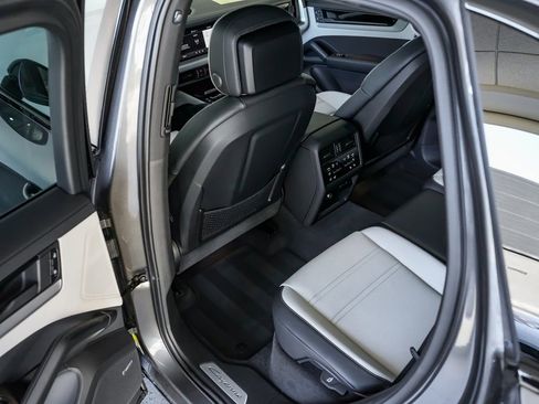 New 2026 Porsche Cayenne E-Hybrid AWD/4WD image 24