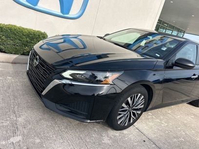 Used 2024 Nissan Altima 2.5 SV