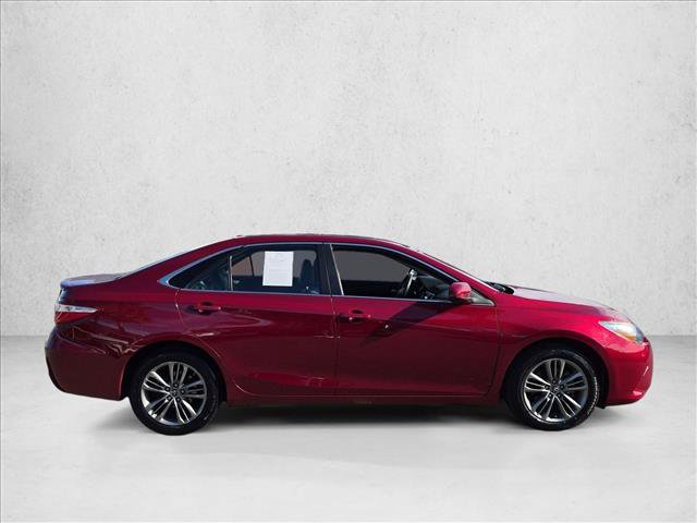 Used 2015 Toyota Camry SE w/ Moonroof Package FWD image 4