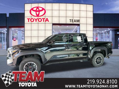 Used 2025 Toyota Tacoma TRD Off-Road image 1