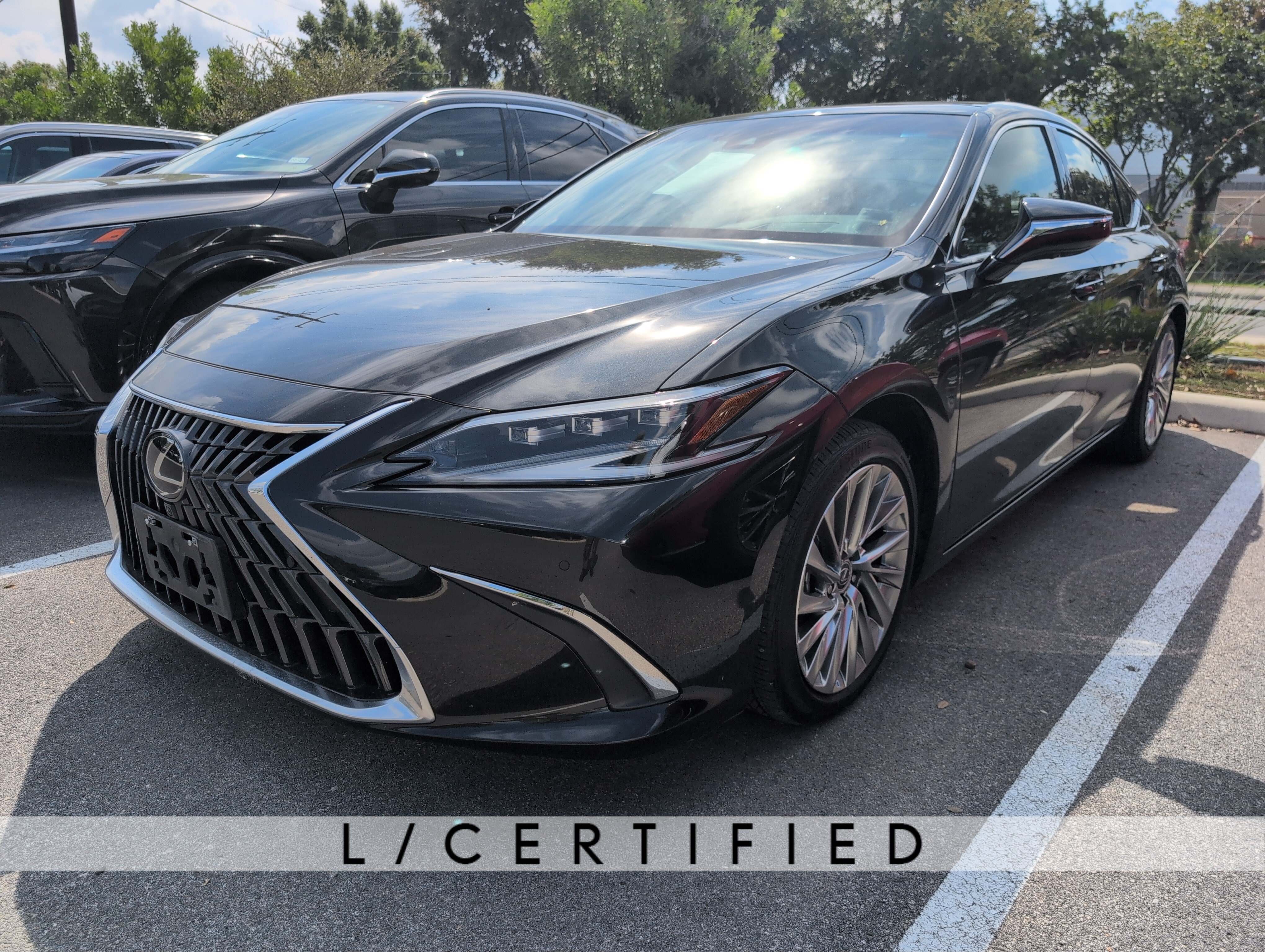 Certified 2022 Lexus ES 350 Ultra Luxury w/ Accessory Package 2 FWD image 1
