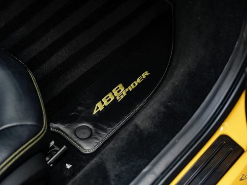 Used 2017 Ferrari 488 Spider image 71