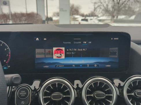 Used 2024 Mercedes-Benz GLA 35 AMG 4MATIC image 22