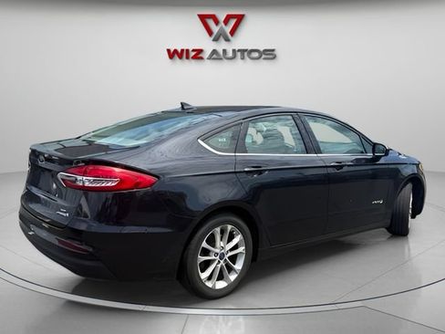 Used 2019 Ford Fusion SE FWD image 5
