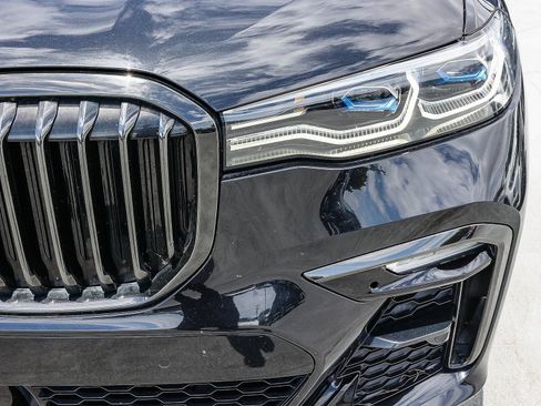 Used 2021 BMW X7 M50i AWD/4WD image 10