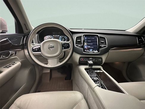 Used 2016 Volvo XC90 T6 Momentum w/ Momentum Plus Package image 19
