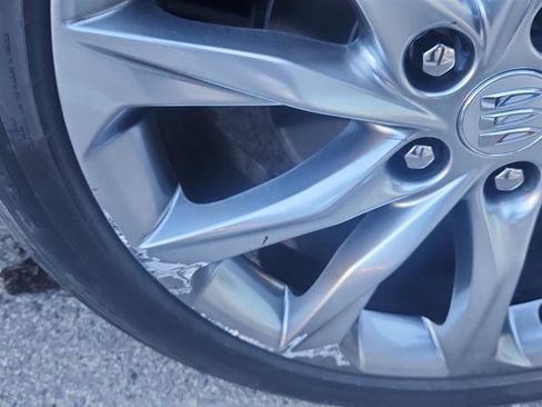 Used 2024 Buick Encore GX Avenir image 3