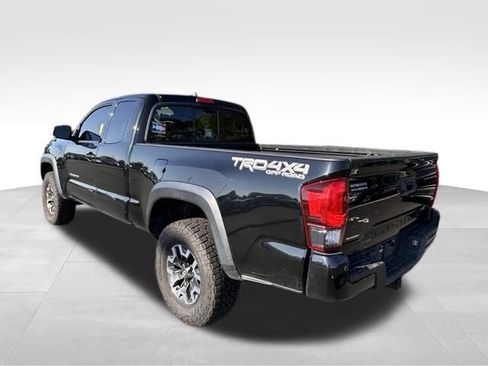 Used 2019 Toyota Tacoma TRD Off-Road w/ Technology Package AWD/4WD image 5