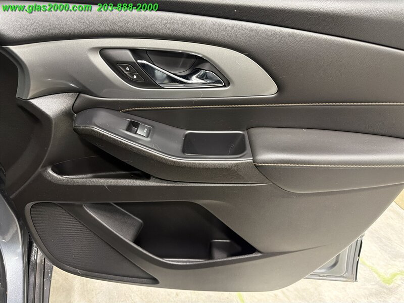 Used 2021 Chevrolet Traverse LS AWD/4WD image 26
