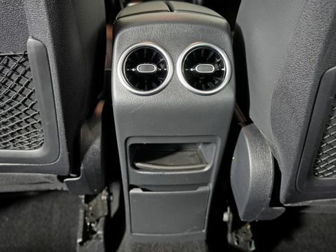 Certified 2022 Mercedes-Benz GLB 250 4MATIC image 33