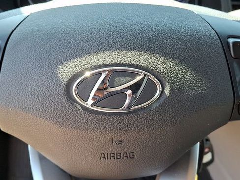 Used 2019 Hyundai Elantra SEL image 19