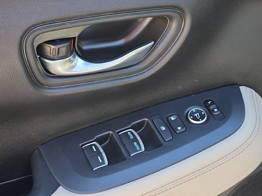 Used 2025 Honda HR-V EX-L image 10